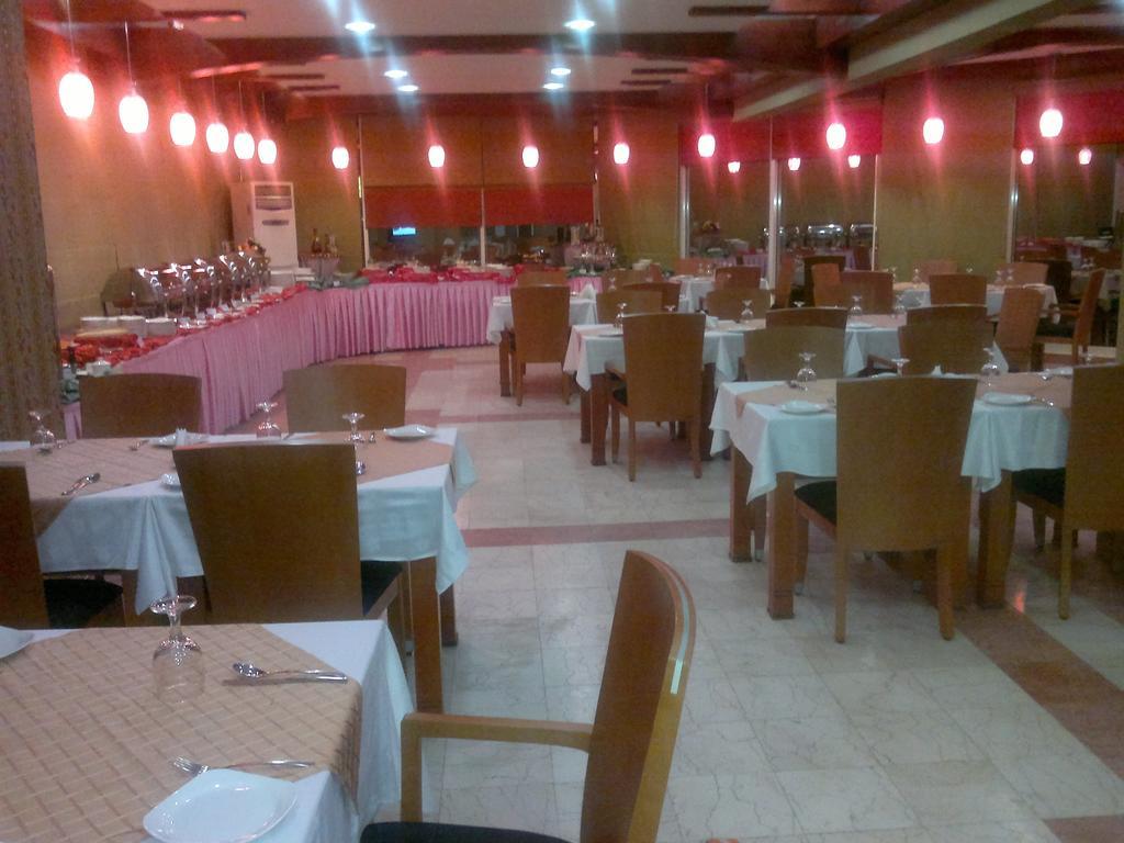 Verona Resorts Sharjah Bagian luar foto
