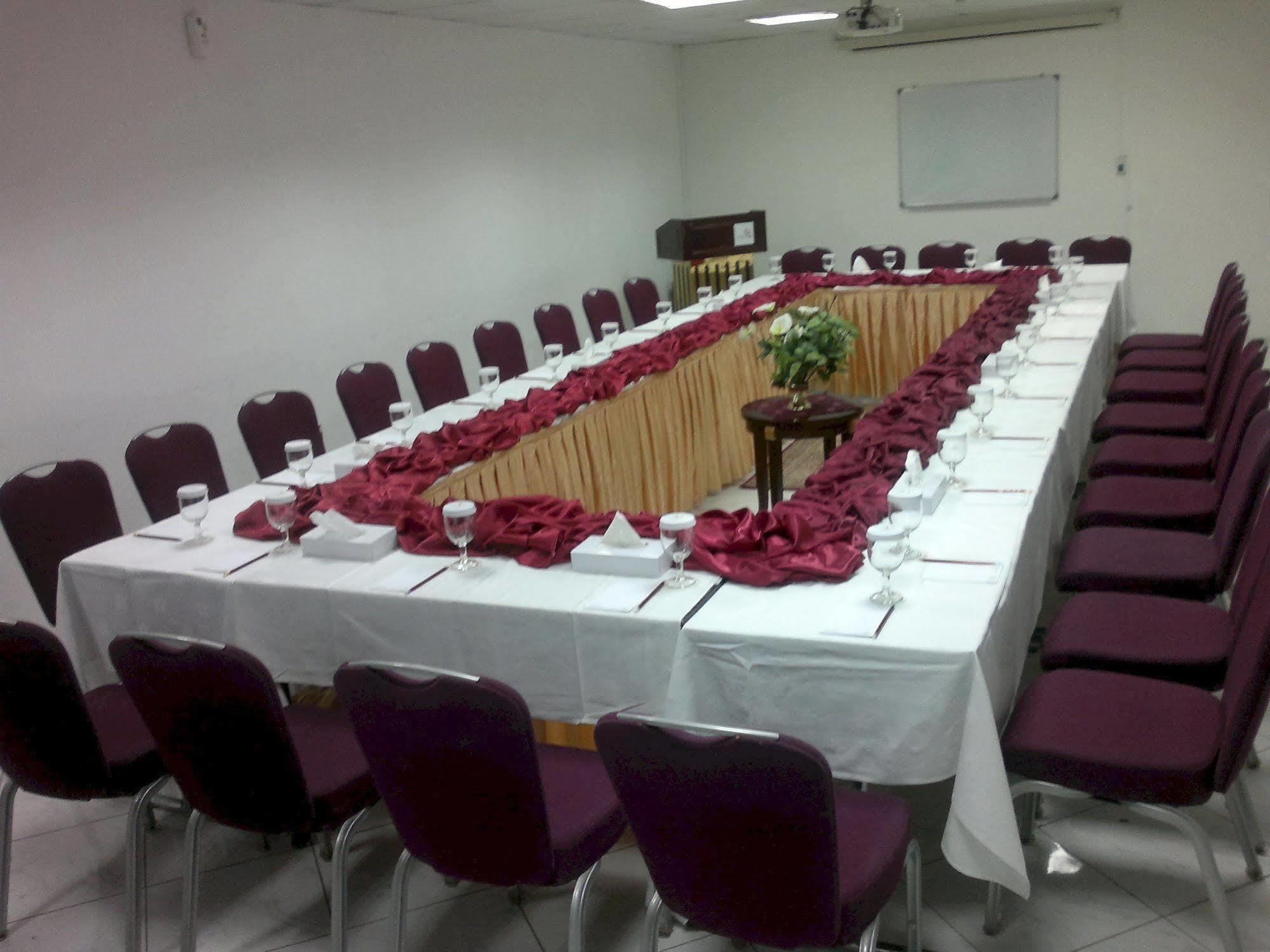 Verona Resorts Sharjah Bagian luar foto